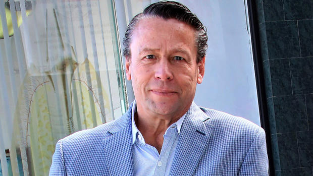 Actor muestra su pene luego de que dos exes dijeran que lo tiene pequeño