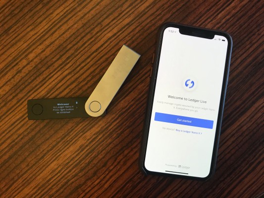 Práctico con la cartera de hardware criptográfico Bluetooth de Ledger