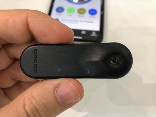 MyMe de OrCam usa el reconocimiento facial para recordar a todos los que conoces