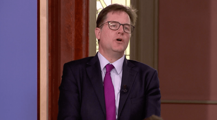 A medida que aparece Clegg en Bruselas, Facebook refuerza los controles de los anuncios políticos y abre el centro de control de Dublín antes de las elecciones europeas.