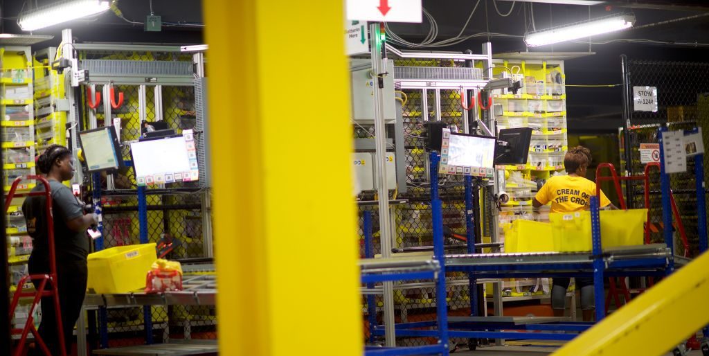 Amazon Warehouse Bear Spray Accidentes Hiere Decenas, Uno Críticamente