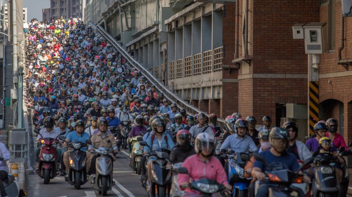 Cómo los problemas de microtransporte, congestión y estacionamiento se están acercando a las ciudades