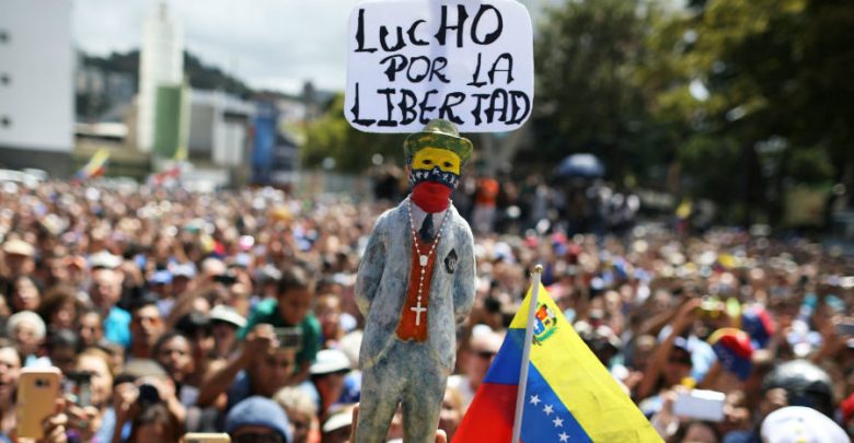 Denuncian 35 muertos y 850 detenidos en protestas en Venezuela