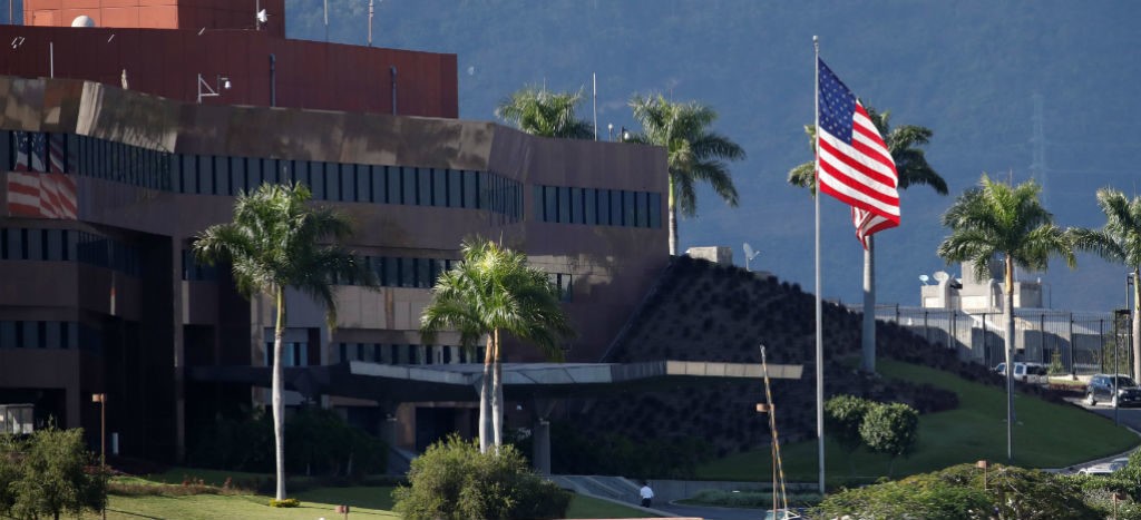 EU pide a mayoría de funcionarios salir de Venezuela; sólo deben quedarse “empleados de emergencia”