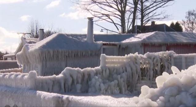 [TLMD - NATL] La casa de playa congelada, donde todo se convirtió en hielo