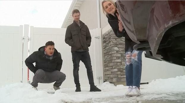 [TLMD - NATL] Choque nocturno: viajó con la víctima incrustada en el auto