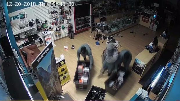 [TLMD - Boston] En video: Roban tienda en menos de un minuto