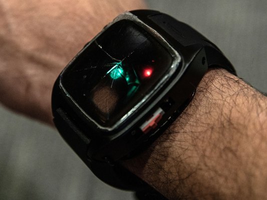 Esta pulsera detecta una sobredosis de opiáceos.