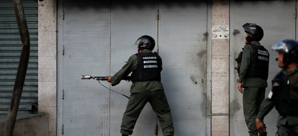 Fuerza Armada de Venezuela detiene a militares sublevados contra Maduro