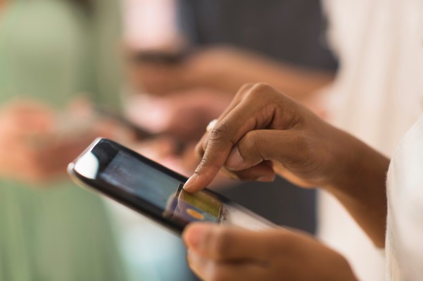 Millones de usuarios de Android engañaron para descargar 85 aplicaciones de adware de Google Play