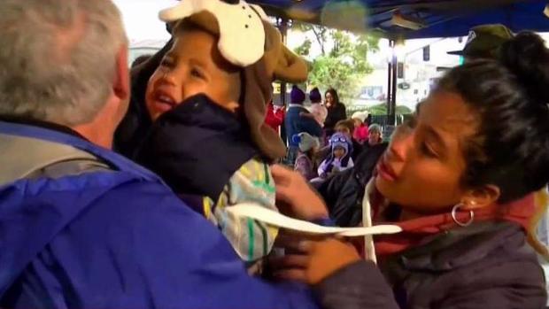 [TLMD - SD] Familia migrante se despide de San Diego
