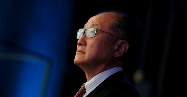 Renuncia el presidente del Banco Mundial, Jim Yong Kim