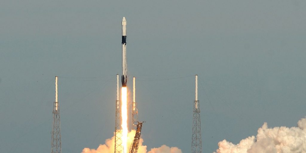 SpaceX lanza un lote final de satélites de transmisión por Internet para Iridium