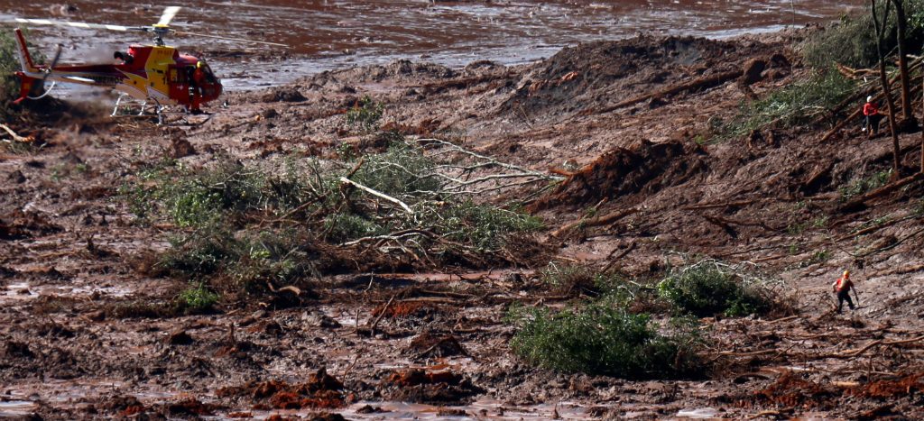 Suman 58 muertos y 305 desaparecidos por ruptura de presa en Brasil