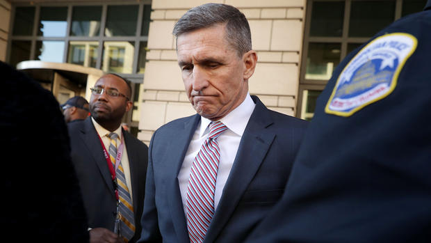 Juez pospone la sentencia contra exasesor de Trump