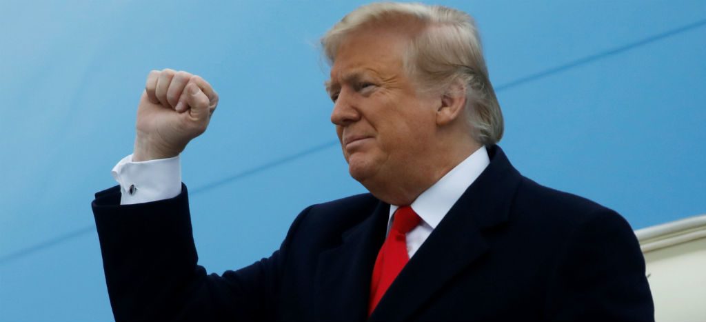 Trump responde a Pelosi y le suspende viaje internacional