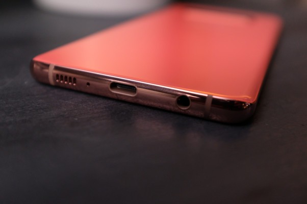 ¡El conector para auriculares vive!