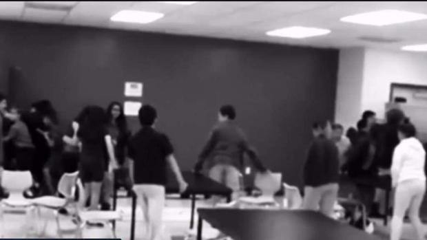 T 51 Investiga los simulacros de tiroteos en las escuelas