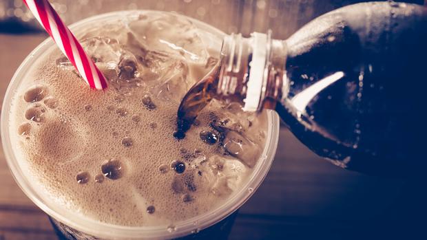 Los peligros ocultos de las sodas dietéticas