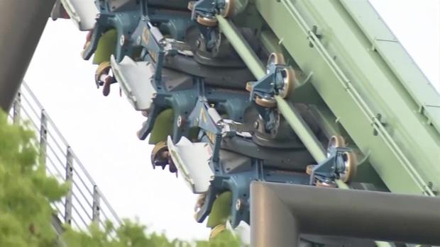 [TLMD - MIA] Pasan dos horas atrapados en montaña rusa