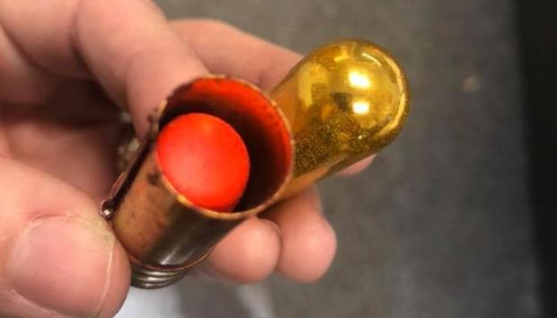 [TLMD - NATL] En insólito lugar hallan cartera perdida hace más de 60 años