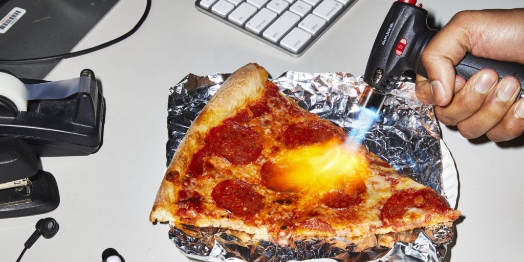 Cómo cocinar cualquier cosa con una antorcha
