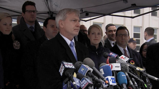 Fiscales festejan tras lograr culpabilidad de "El Chapo"