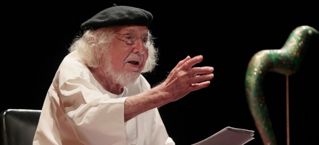 En estado crítico, el poeta nicaragüense Ernesto Cardenal permanece en el hospital