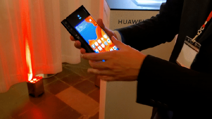 Los 5G plegables de Huawei cuestan $ 2,600