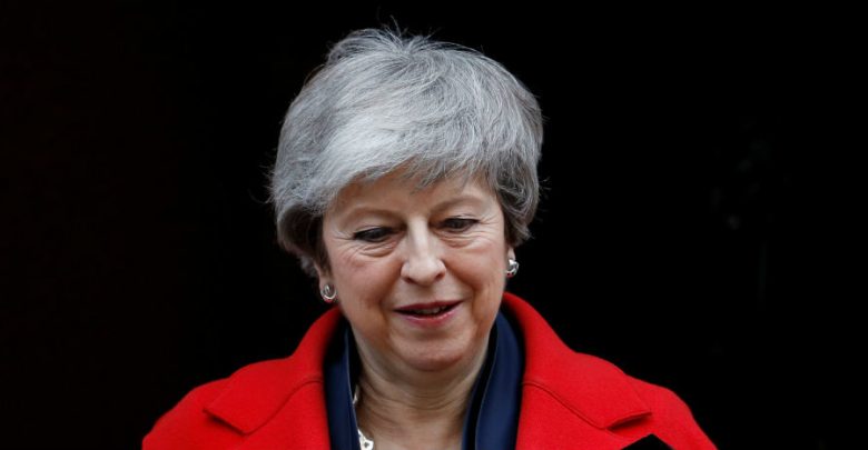 May dispuesta a solicitar prórroga para el Brexit a la UE