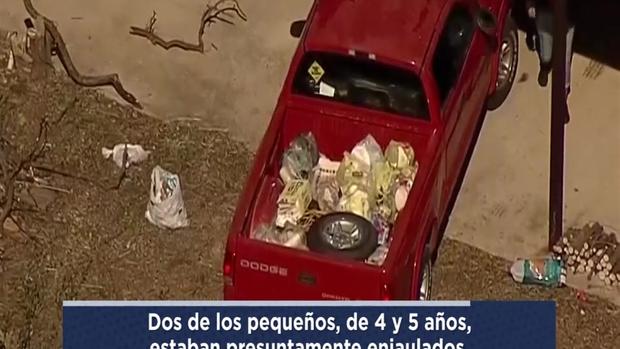 Hallan a menores enjaulados y “desnutridos” en Texas