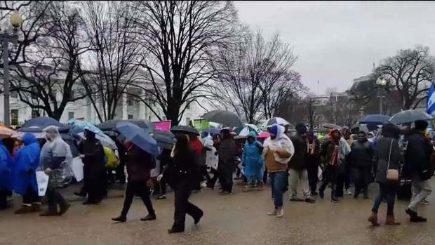 Beneficiarios del TPS exigen estatus permanente