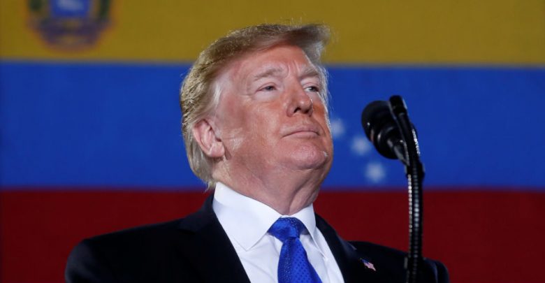 Si continúan apoyando a Maduro, “lo perderán todo”: Trump a militares venezolanos