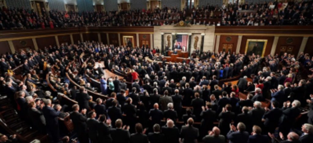 Votan representantes por anular declaratoria de emergencia de Trump