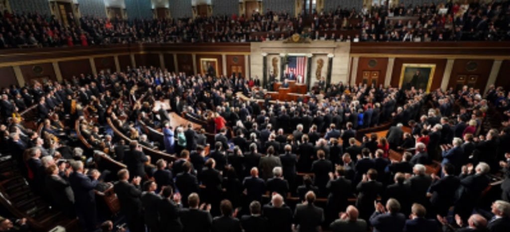 Votan representantes por anular declaratoria de emergencia de Trump