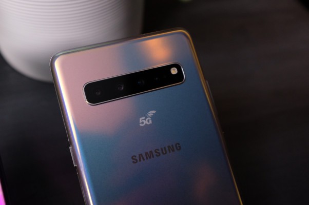 Los teléfonos 5G están aquí, pero no hay prisa por actualizar