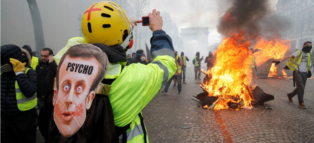 Saqueos, bloqueos y quema de llantas… así fue la 18va jornada de ‘chalecos amarillos’