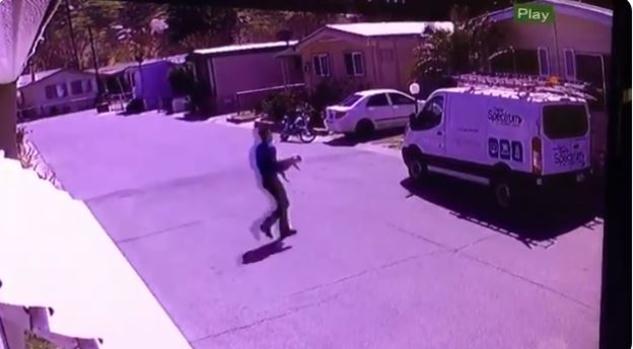 [TLMD - NATL] En cámara: presunto empleado del cable se roba un perrito