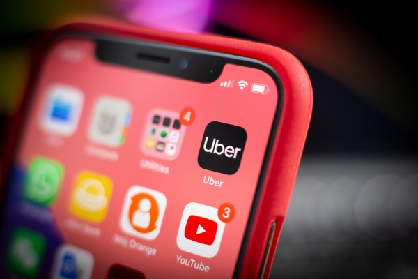 Dinos quién diseñó la marca de tu startup.