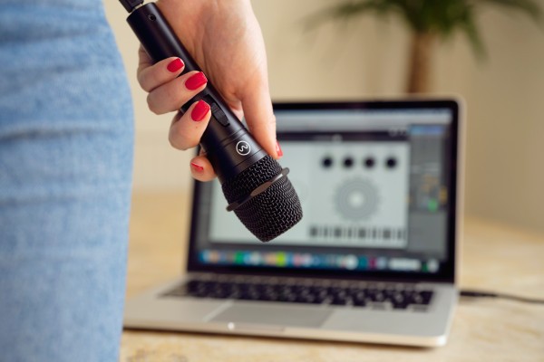 El Dubler Studio Kit te permite usar tu voz para controlar sintetizadores, cajas de ritmos y otros equipos MIDI