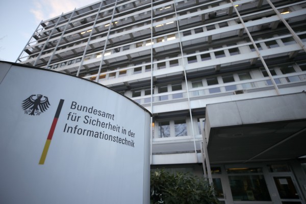 Estados Unidos amenaza con reducir el intercambio de inteligencia si Alemania no prohíbe a Huawei