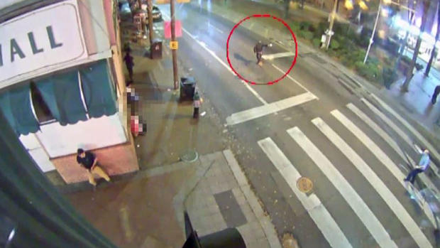 Policías y sospechoso se tirotean tras un robo armado