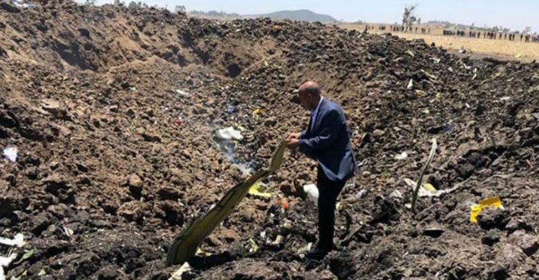 Mueren 157 personas al estrellarse avión Boeing 737 en Etiopía; iba una mexicana
