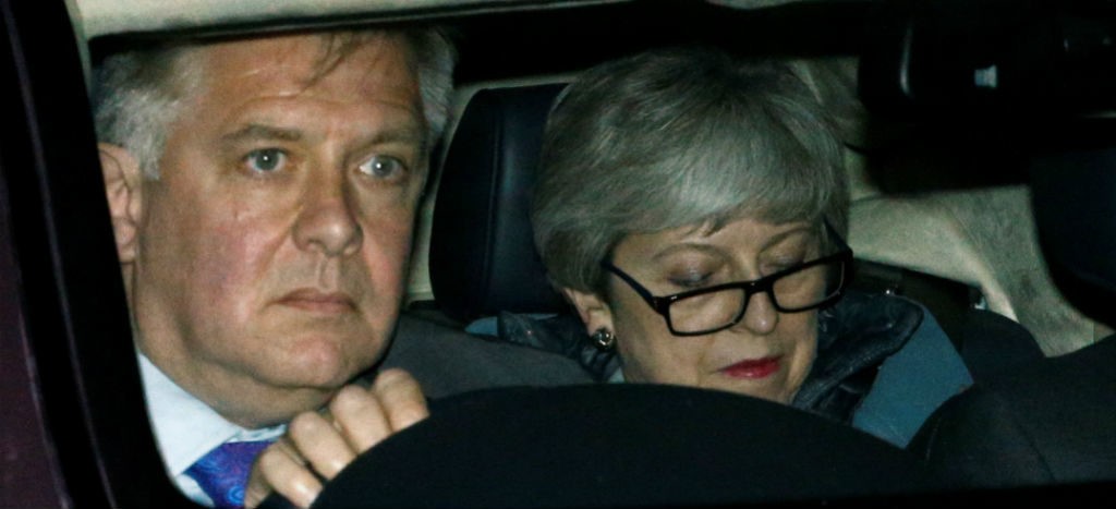 Pierde Theresa May control sobre el Brexit; lo toma el Parlamento