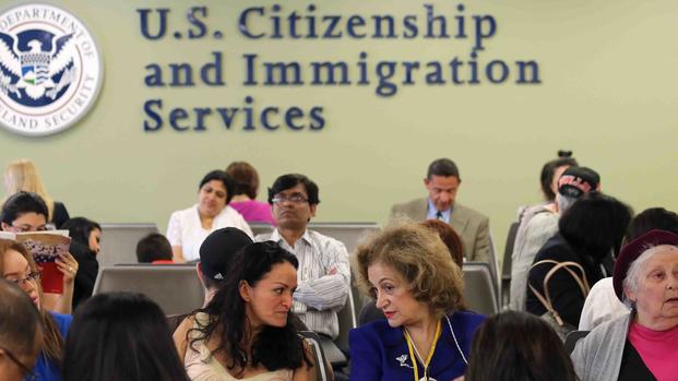Cambios en USCIS: nuevo sistema de pago en varias oficinas locales
