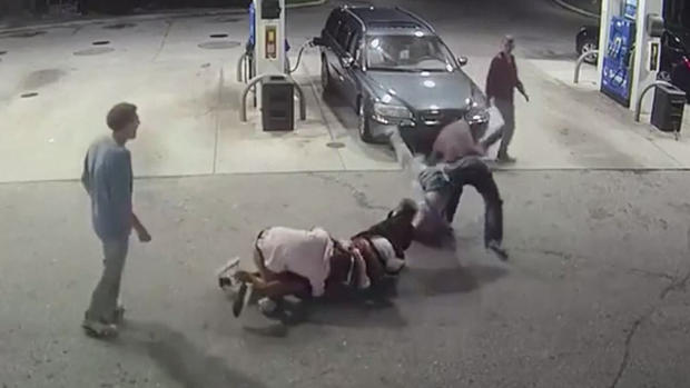 Captado en video: quiere robar y termina recibiendo una paliza