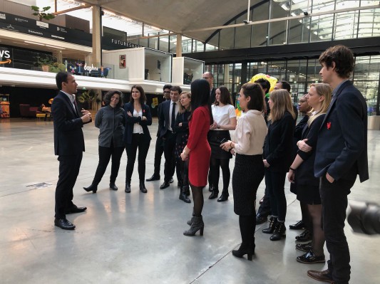 Cómo el nuevo ministro digital de Francia planea regular la tecnología