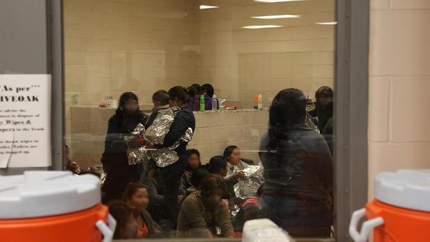 Nueva política liberaría a algunas familias migrantes