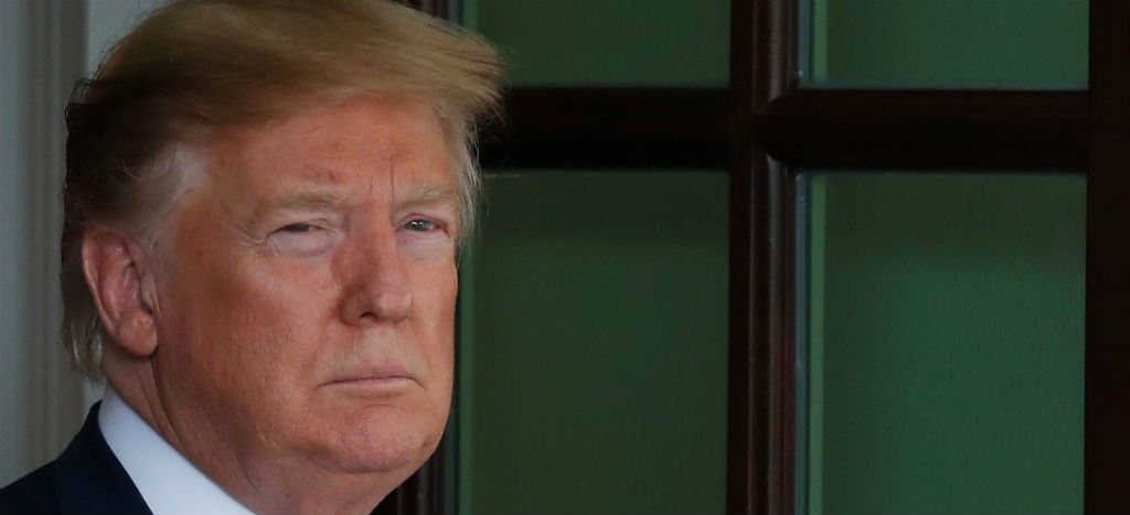 Propaganda de Trump plagia música de Batman y Warner Brothers lo frena | Video