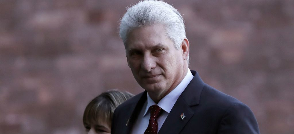 “No nos rendiremos” ante EU, afirma presidente cubano; “discurso agresivo y calumnias” de Bolton: canciller